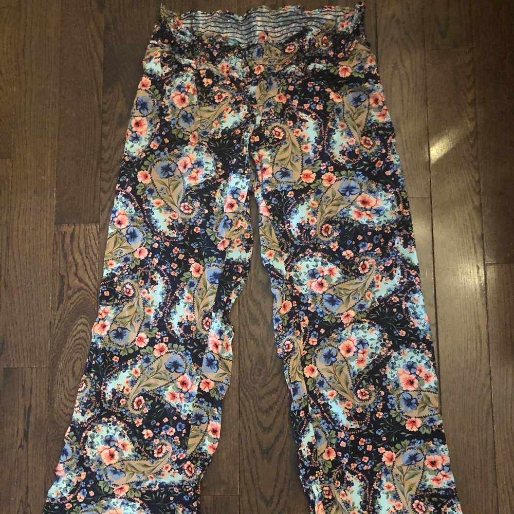 Jessica Simpson Maternity Paisley pants